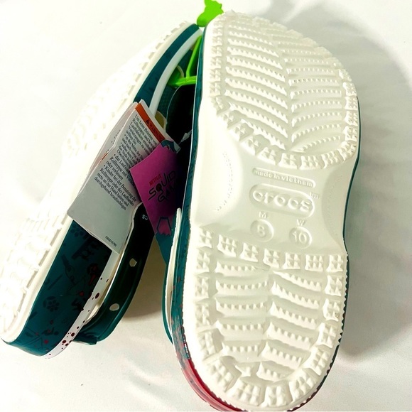 Crocs X Netflix Squid Game Classic Clog M8 W10 NWT Dark Green with Jibbitz main image 6